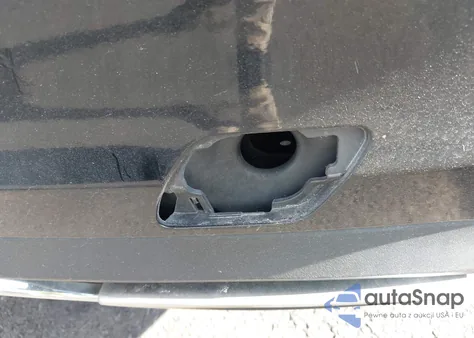 2016 Mercedes-Benz C 300 z USA, uszkodzony, nr VIN 55SWF4JB7GU105306